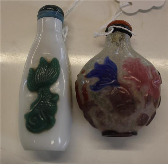 Two Chinese overlaid glass goldfish snuff bottles, 1850-1940, 5.3cm